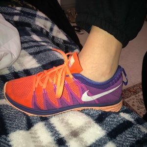 NIKE Flyknit Lunar 2